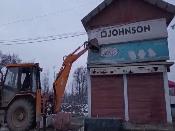Anantnag District Administration carrying the demolition drive (Photo/ANI)