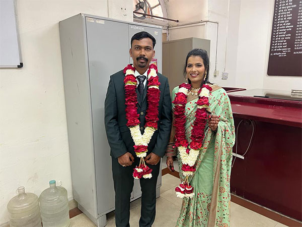 The newly-wed couple Pankaj Suryavanshi and Vijeta Suryavanshi (Photo/ANI)
