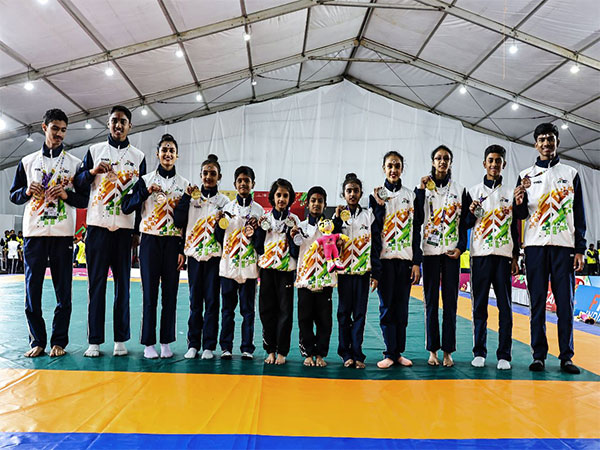 Maharashtra Yogasana Team at Khelo India Youth Games 2022 (Image: MYAS/SAI media)