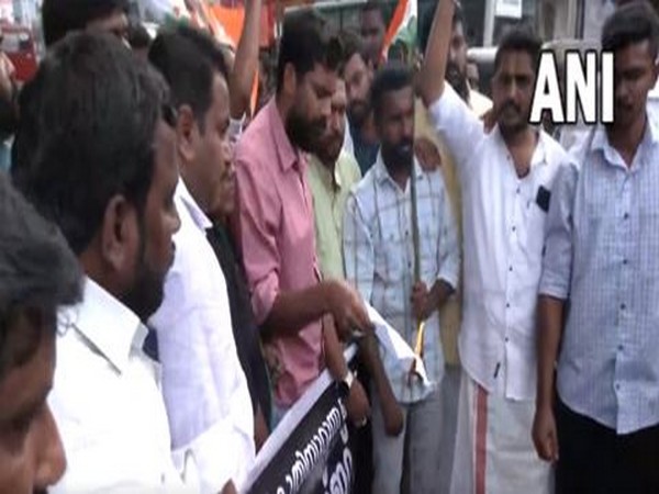 Youth Congress workers burned Kerala Budget Papers (Photo/ANI)