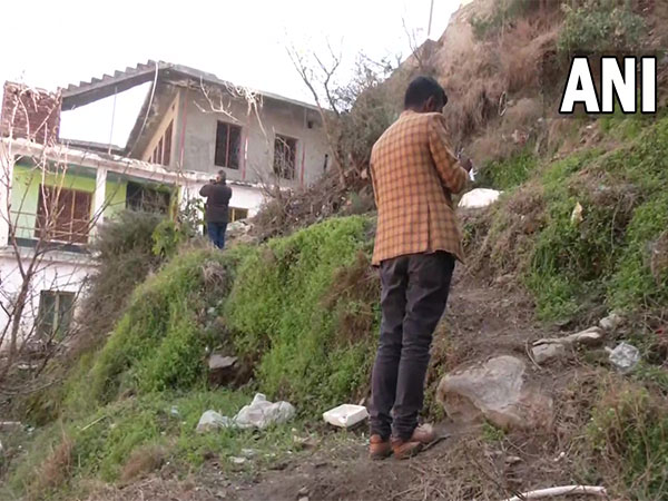 Scientists from Geological Survey of India (GSI) in J-K's Doda. (Photo/ANI)