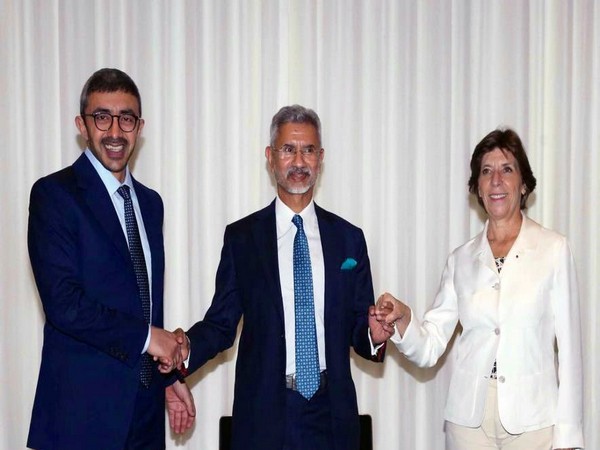 S Jaishankar with France Foreign Minister (R) and United Arab Emirates Foreign Minister (L) (Source: Twitter/@DrSJaishankar)