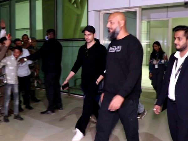 Sidharth Malhotra at Jaisalmer Airport (Image Source: ANI)