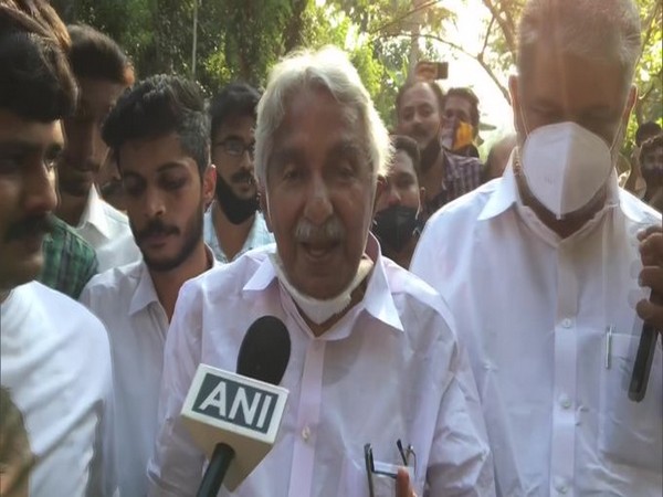 Former Kerala Chief Minister Oommen Chandy (File photo/ANI)