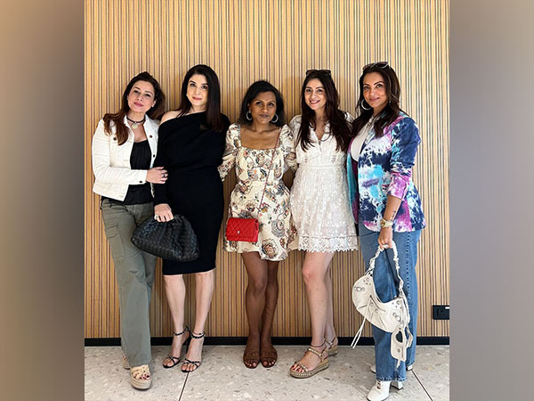 Neelam Kothari, Maheep Kapoor, Mindy Kailing, Bhavna Panday and Seema Sajdeh. (Image Source/Instagram)