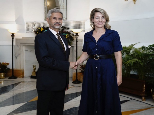 External Affairs Minister S Jaishankar with his Canadian counterpart Melanie Joly (Image Credit: Twitter/@DrSJaishankar)