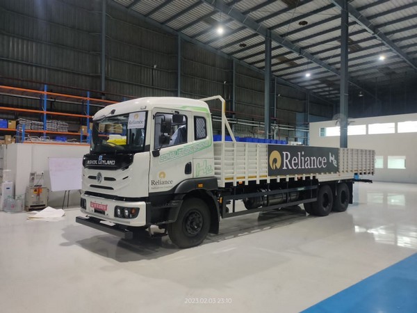 Reliance Industries Limited on Monday unveiled India's first Hydrogen Internal Combustion Engine technology solution for heavy-duty trucks (Photo/ANI)