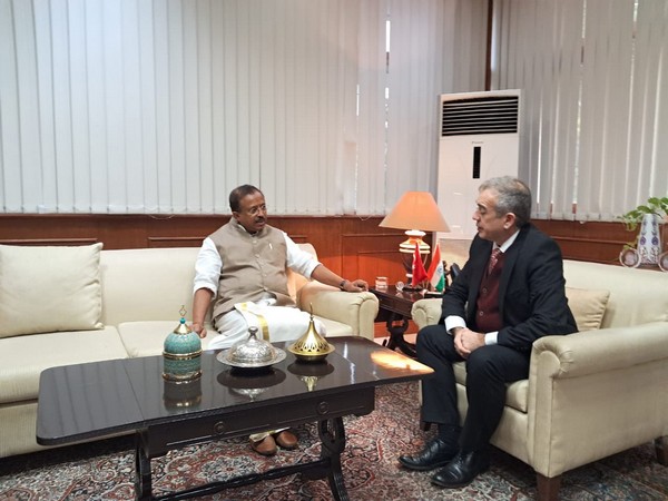 MoS Muraleedharan visits Turkish embassy in Delhi (Image Credit: MEA's Twitter)