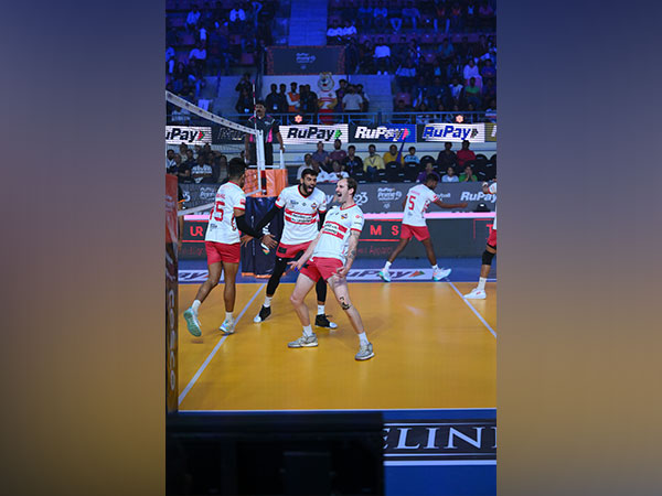 Kolkata Thunderbolts in action during Prime Volleyball League season 2 (Image: PVL)