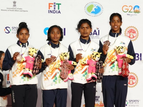 The girls 4x100m relay team with their medals. (Photo- Odisha Sports Department))