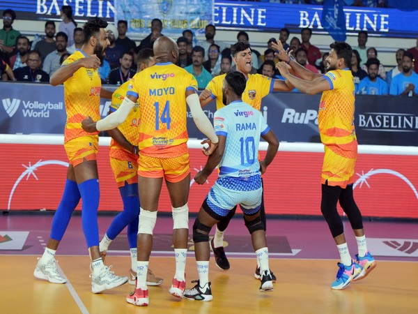 Chennai Blitz celebrate after winning against Kochi Blue Spikers (Image: PVL)