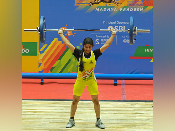 Maharashtra weightlifter Akanksha Vyavhare