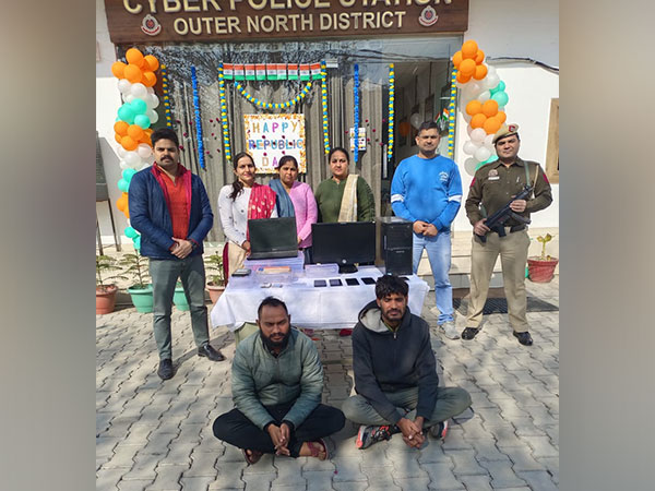 Delhi Police with the accused and the seized material. (Photo/ANI)