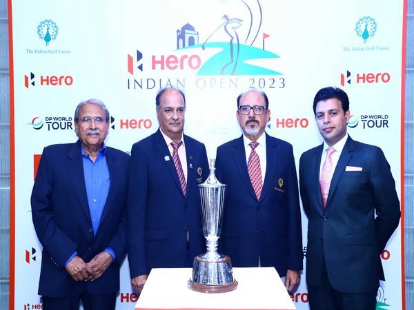 Indian Golf Union President Brijinder Singh (Second from left) with the Indian Open trophy (Image: IGU)