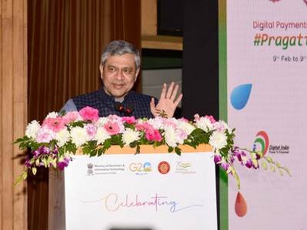 Ashwini Vaishnaw addressing at the event  (Photo: PIB)