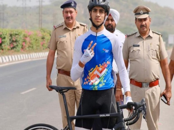 J&K cyclist Adil Altaf (Image: MYAS/SAI media)