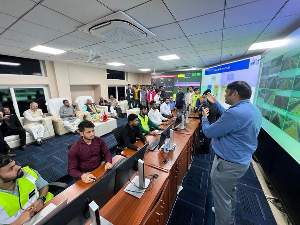 Union Minister Nitin Gadkari inspected the control room