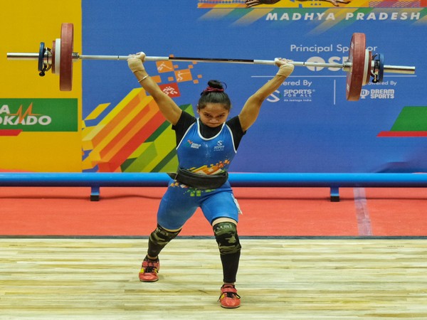 Weightlifter Panchami Sonowal in action during Khelo India Youth Games 2022 (Image: MYAS/SAI media)