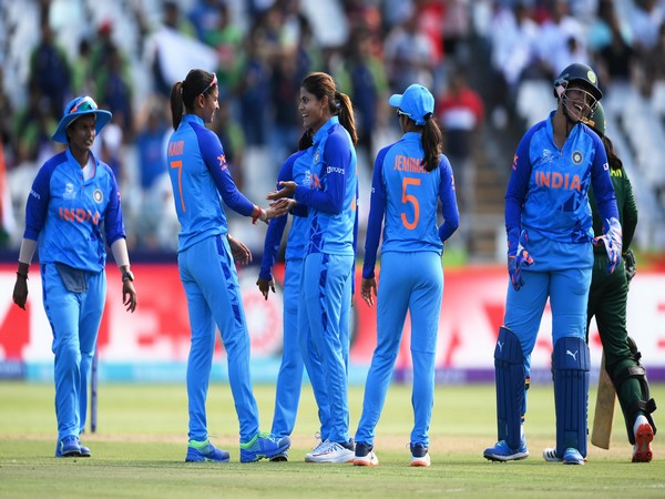 Indian women's cricket team celebrating after taking a wicket against Pakistan (Image: ICC Twitter)