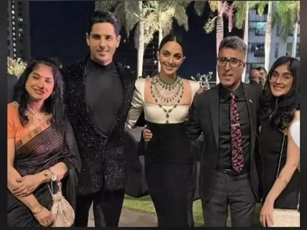 Sidharth Malhotra and Kiara Advani and Captain Batra's family (Image source: Instagram)