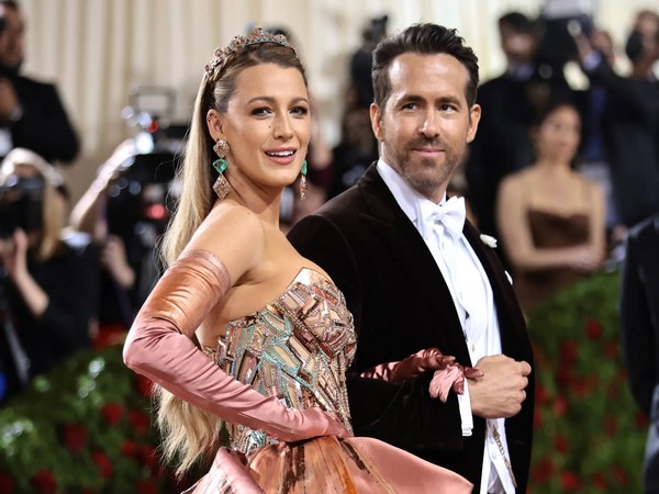Blake Lively and Ryan Reynolds. (Image Source/Twitter)