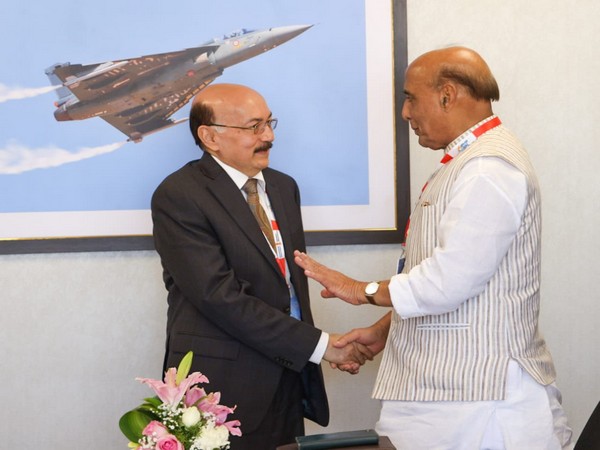 Rajnath Singh with Security Advisor to Bangladesh PM Tarique Ahmed Siddique (Source: Twitter/@rajnathsingh)