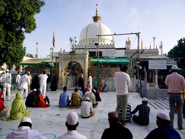 Devotees offering prayers at Ajmer Sharif Dargah. (ANI)