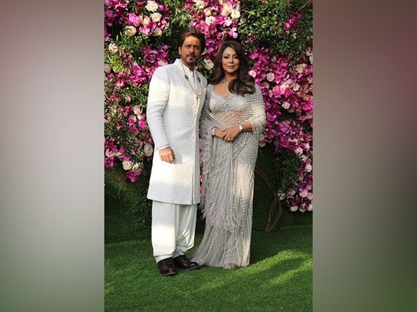 Shah Rukh Khan and Gauri Khan (Image source: Twitter)