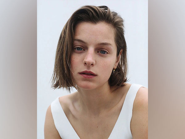 Emma Corrin. (Image Source/Twitter)