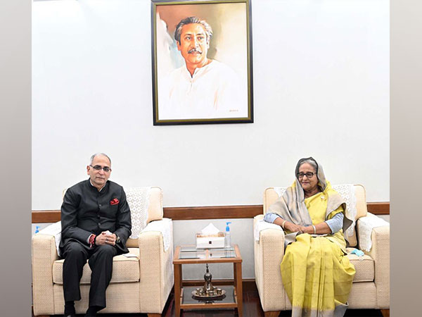Foreign Secretary Vinay Mohan Kwatra, Bangladesh PM Sheikh Hasina (Image Credit: Twitter/@ihcdhaka)