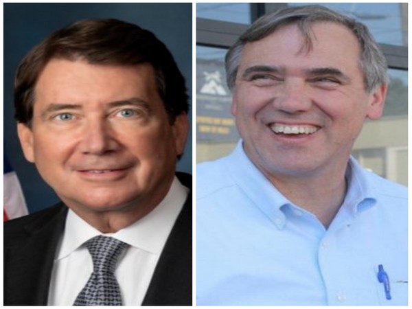 Senator Bill Hagerty (Left) and Oregon's Senator Jeff Merkley (Right)