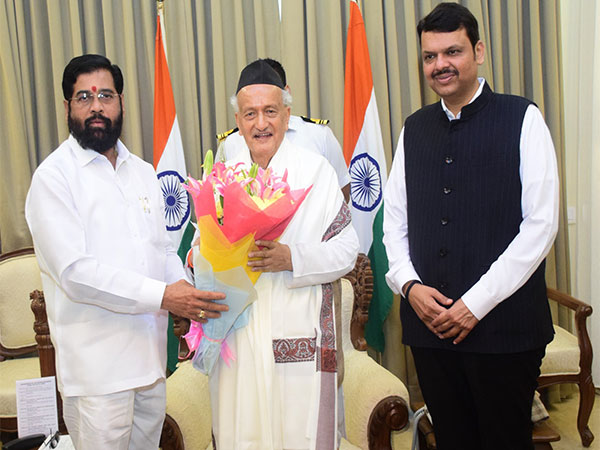 Maha CM Eknath Shinde and Dy CM Devendra Fadnavis with Outgoing Governor Bhagat Singh Koshyari (Image Source: Twitter)