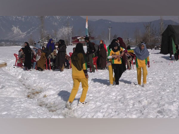 Indian army organised a women's snow cricket tournament in Kupwara(Photo/ANI)