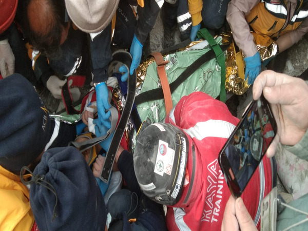 The NDRF team carrying out the rescue operation of the girls. (Photo/ANI)