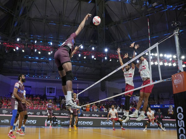 Calicut Heroes and Kolkata Thunderbolts in action during Prime Volleyball League (Image: PVL)