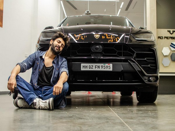 Kartik Aaryan with his Lamborghini (Image Source: Instagram)