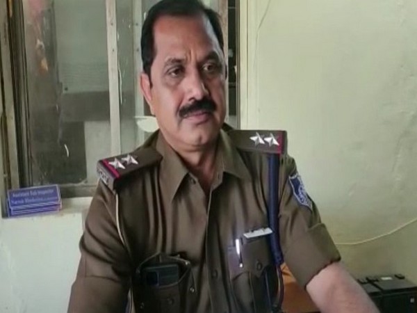 Lasudia police station Sub Inspector (SI) Ganesh Solanki