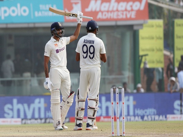 Axar Patel and Ravichandran Ashwin during their partnership against Australia in day-2 of Delhi Test (Image: BCCI Twitter)