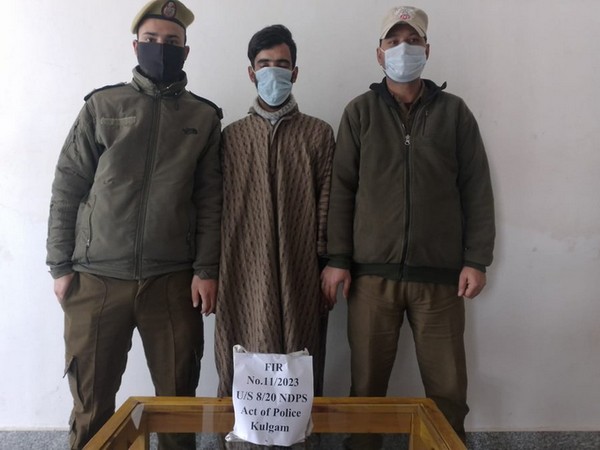 Kulgam  Police arrested drug peddler (Photo: District Police Kulgam Twitter)