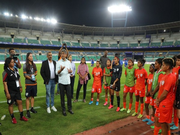 AIFF President with Women's football team (Photo: AIFF Media) 