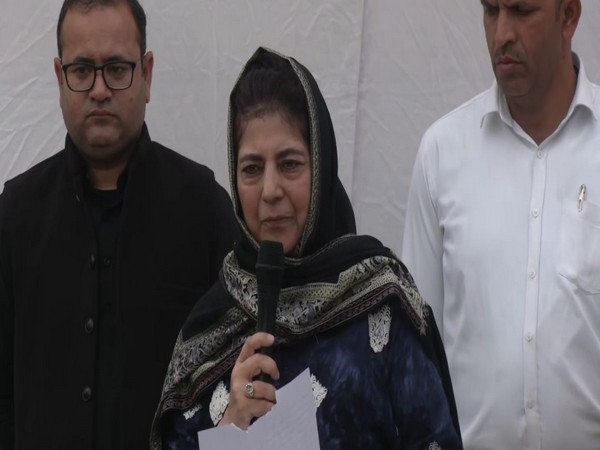 People's Democratic Party chief Mehbooba Mufti (Photo:ANI)