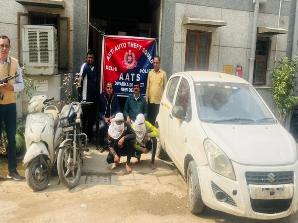 Delhi Police with the arrested men. (Photo/ANI)