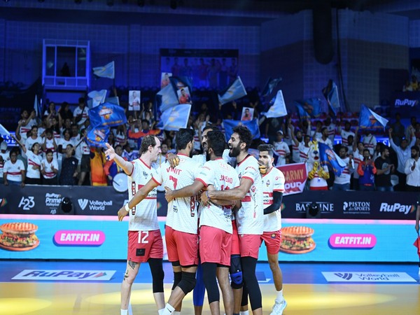Kolkata Thunderbolts in action during Prime Volleyball League season 2 (Image: PVL)
