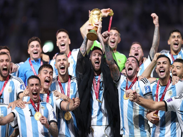 Lionel Messi lifting FIFA World Cup 2022 Trophy for Argentina (Image: FIFA)