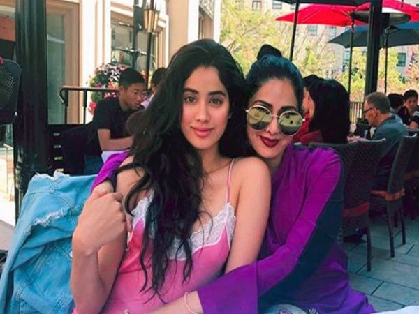 Janhvi Kapoor and Sridevi (Image source: Twitter)