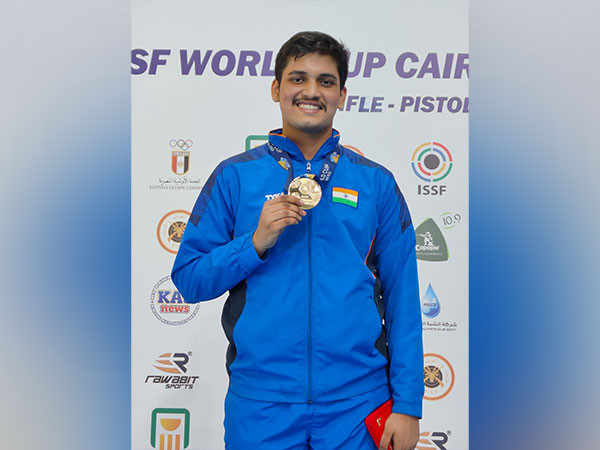 Rudrankksh Patil with his gold medal. (Photo- SAI Media Twitter)