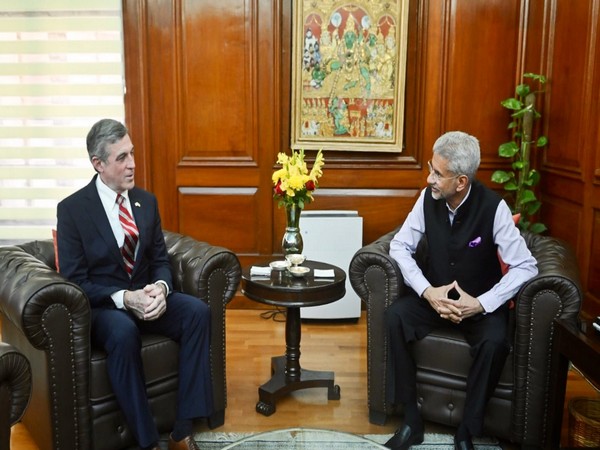 Jaishankar meets US' Delaware Governor John Carney in New Delhi (Image Credit: Jaishankar's Twitter)
