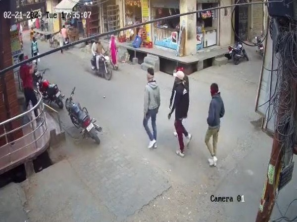 Screengrab from CCTV footage. (Photo/Twitter)