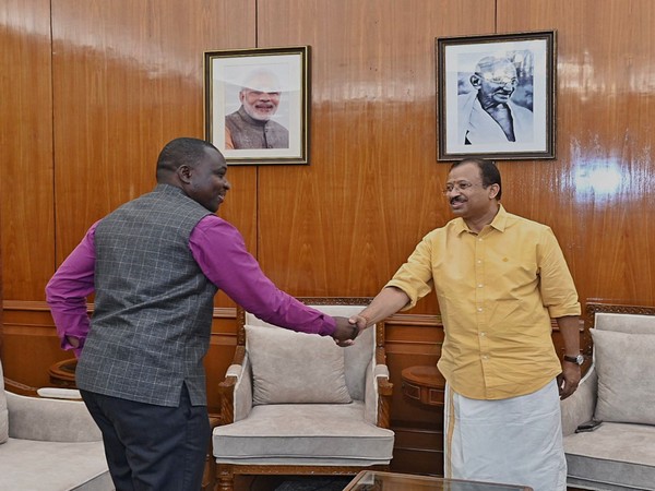 MoS Muraleedharan meets Zimbabwe's Minister for Energy and Power Development Soda Zhemu (Image Credit: Twitter/@MOS_MEA)