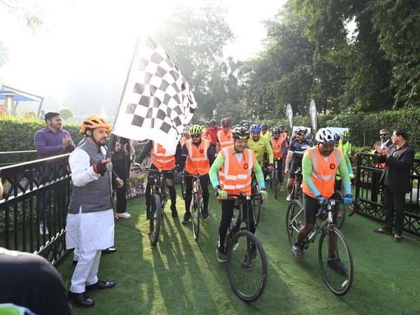 Union Anurag Singh Thakur flagged off and participated in a Cyclathon at Shangrila Hotel in Delhi's Janpath. (Photo/ANI)